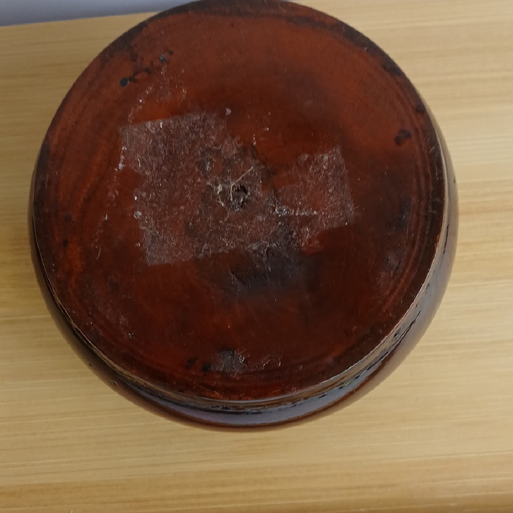Small carved wood trinket bowl with lid - Picture 5 of 10